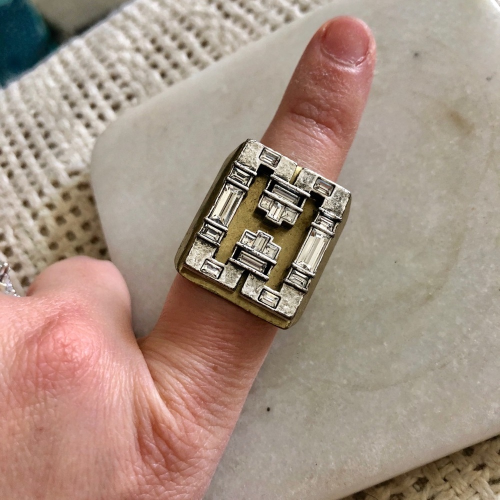 Oversized ring